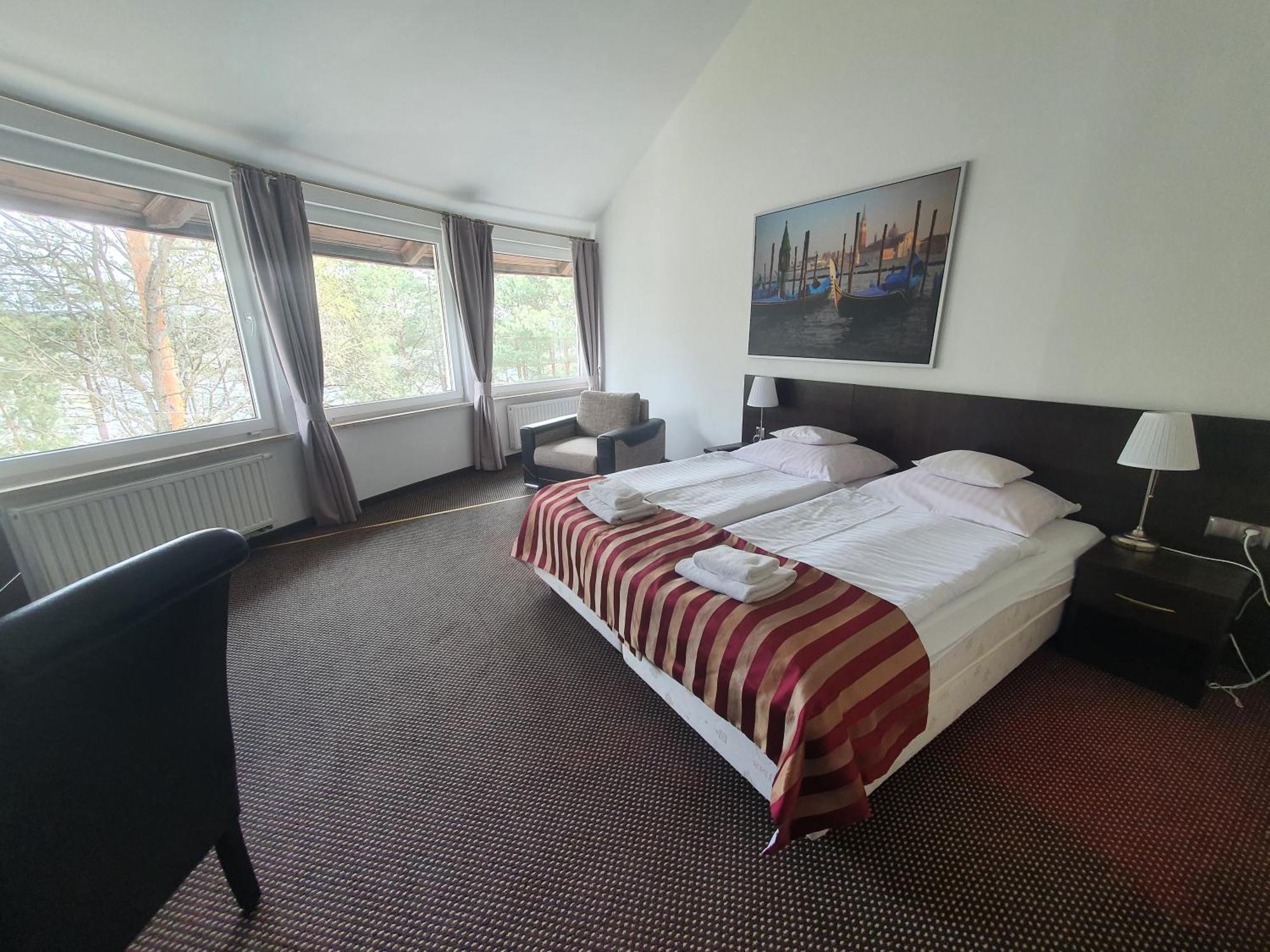 Cztery Wiatry Aparthotel Korytnica (Staszow) Exterior foto
