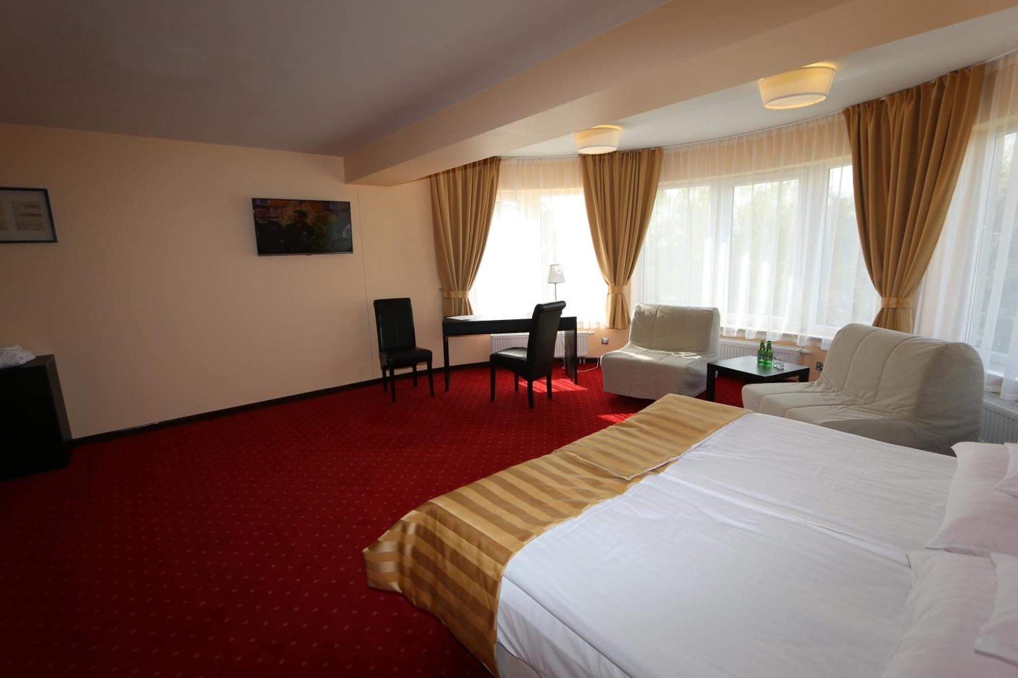 Cztery Wiatry Aparthotel Korytnica (Staszow) Exterior foto