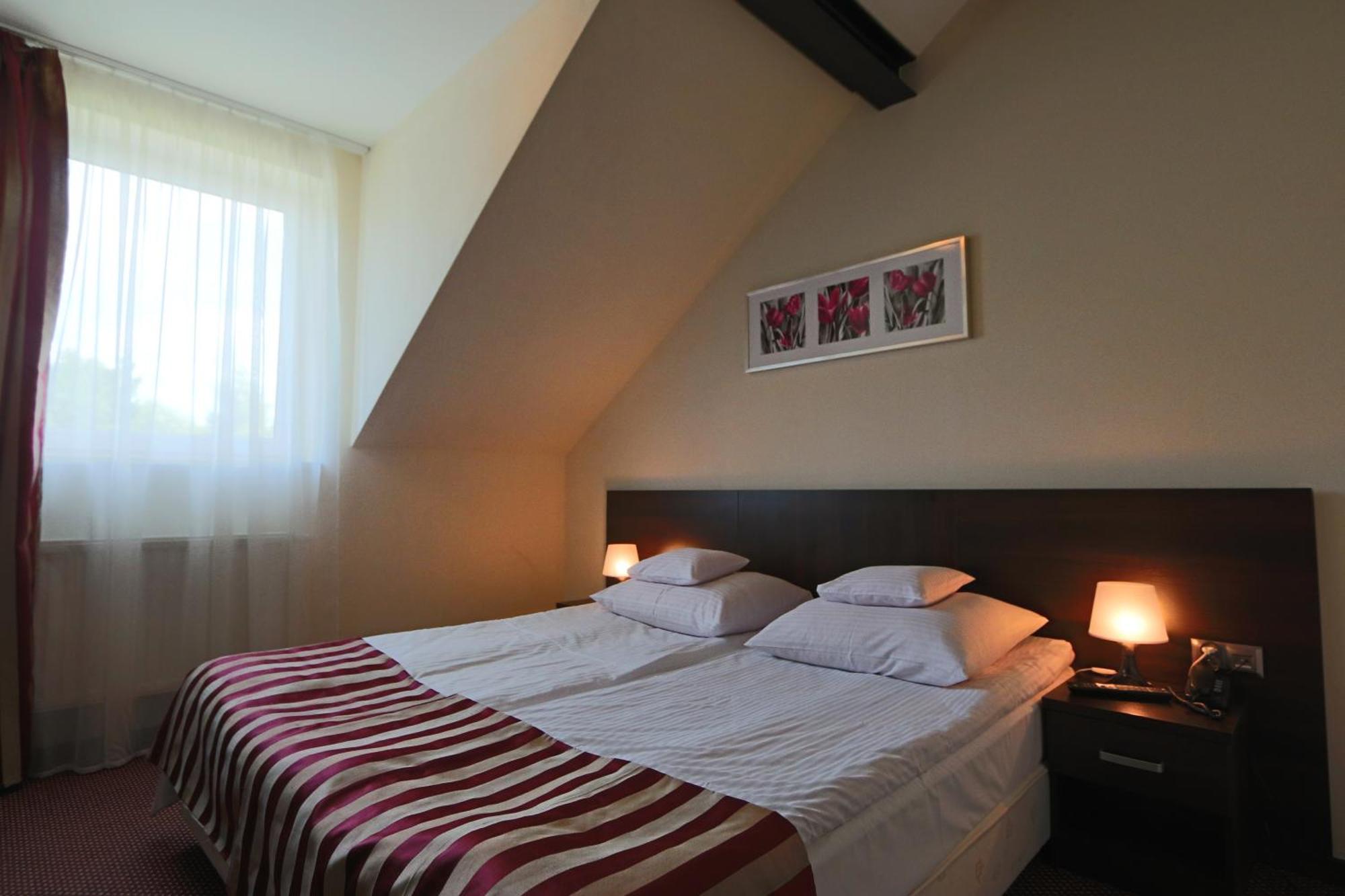 Cztery Wiatry Aparthotel Korytnica (Staszow) Exterior foto