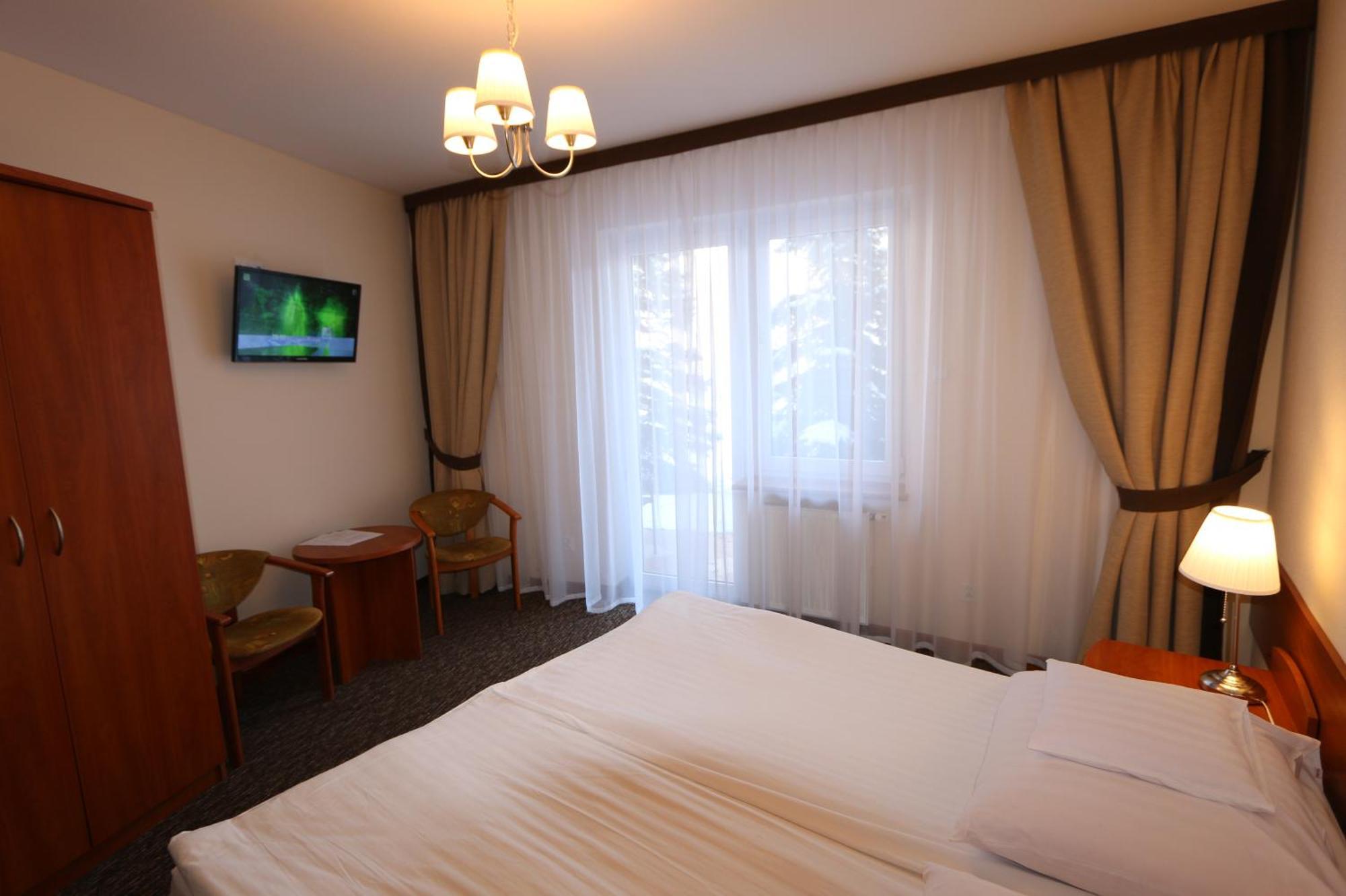 Cztery Wiatry Aparthotel Korytnica (Staszow) Exterior foto