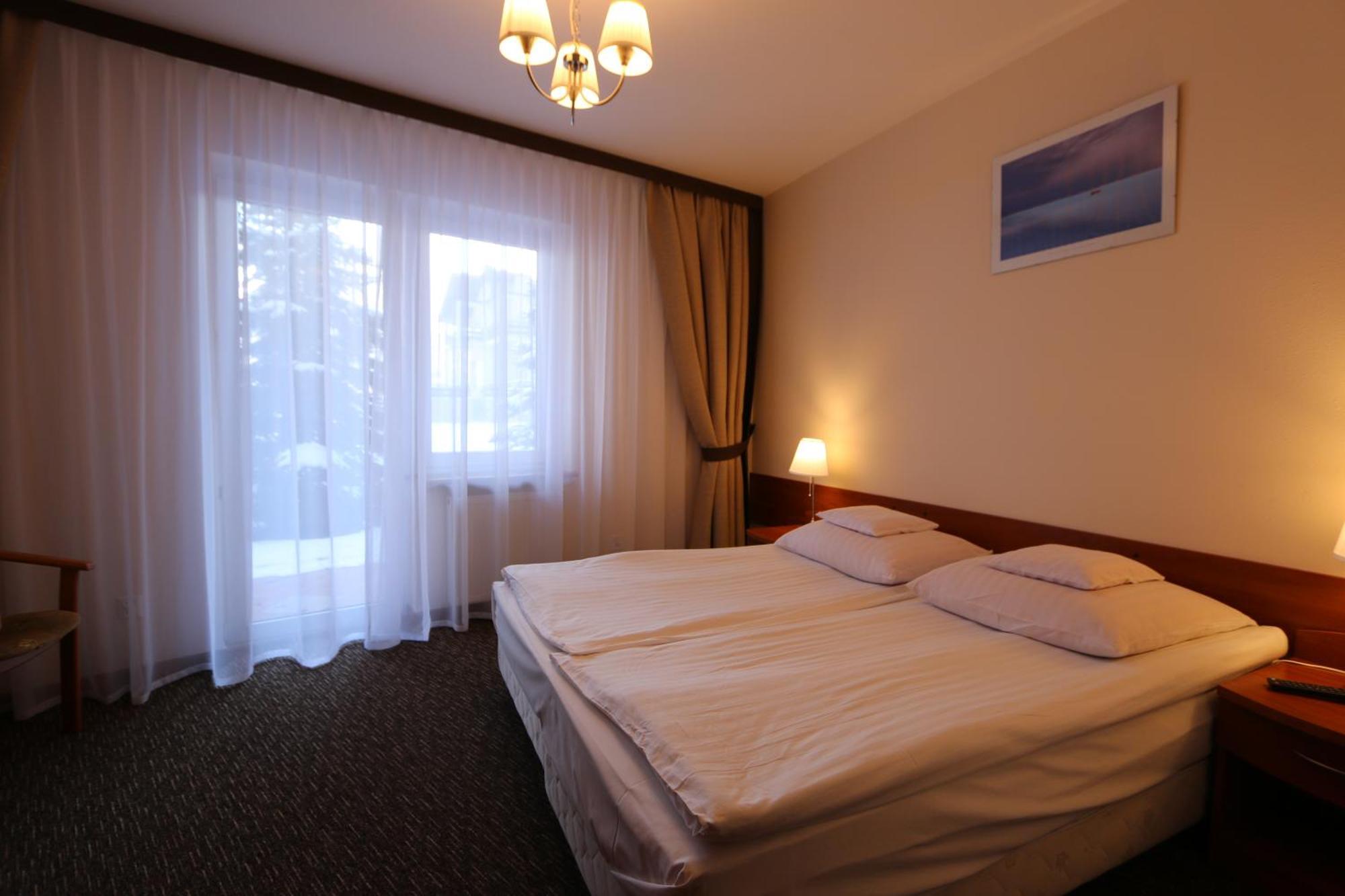 Cztery Wiatry Aparthotel Korytnica (Staszow) Exterior foto