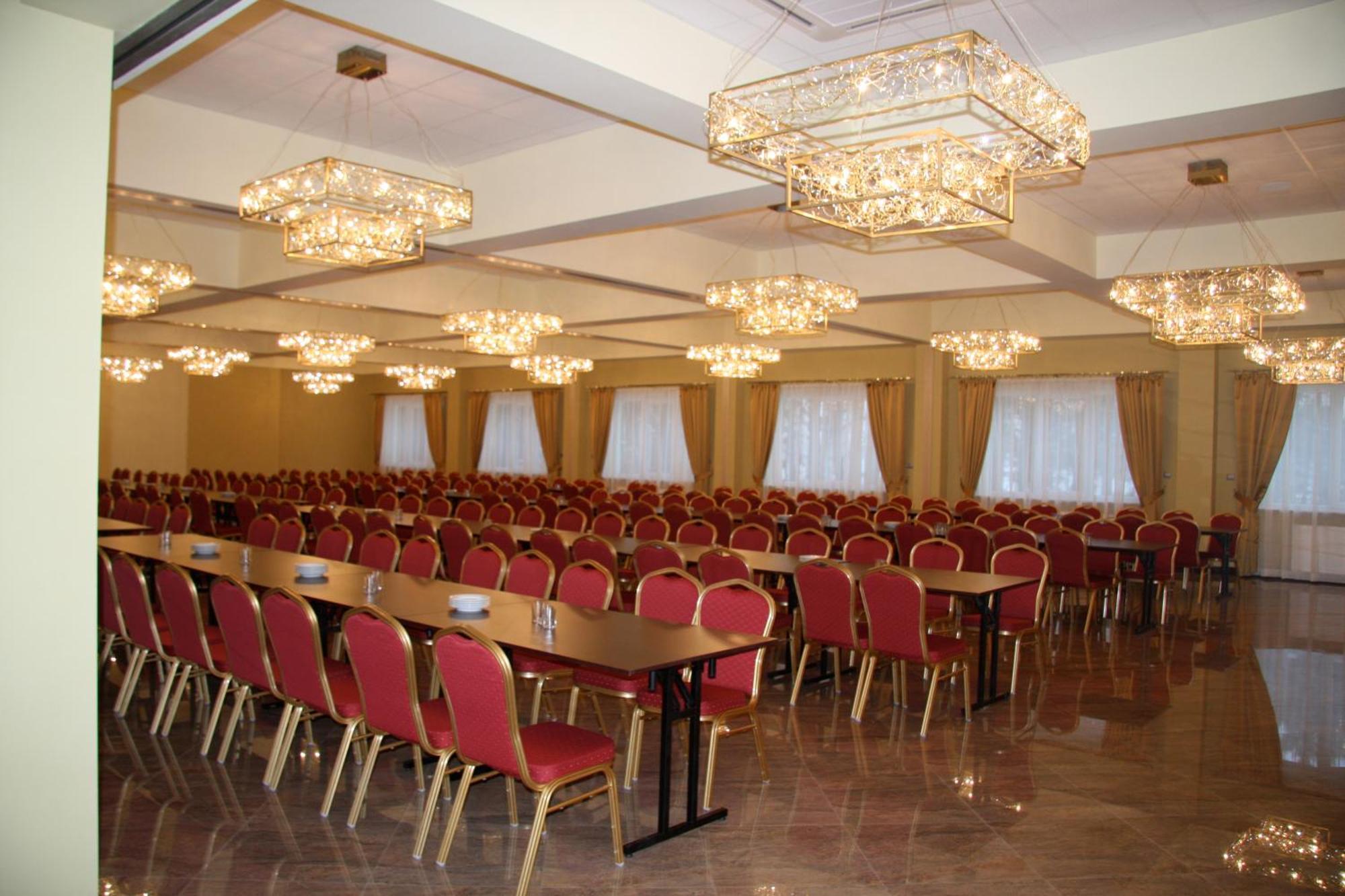Cztery Wiatry Aparthotel Korytnica (Staszow) Exterior foto